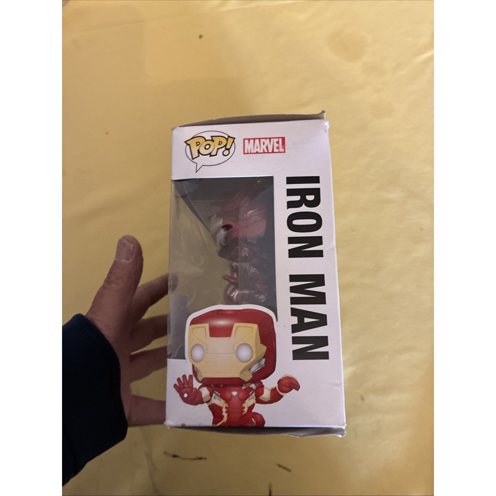 Funko Pop Captain America & Iron Man 2-Pack Civil War Marvel Collector Corps - Picture 6 of 7